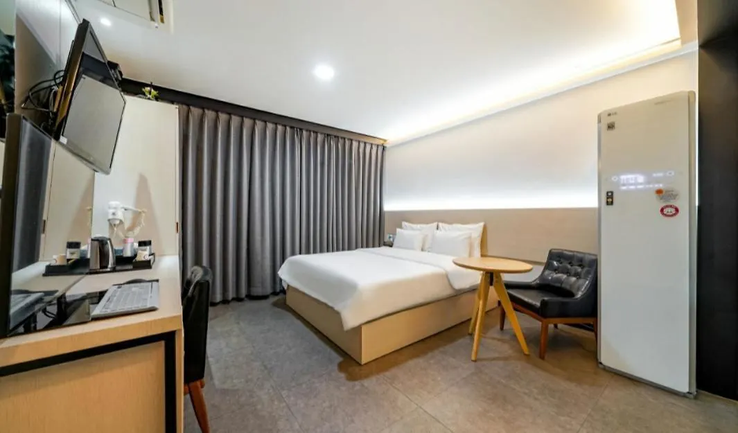 Hotel The May بوسان